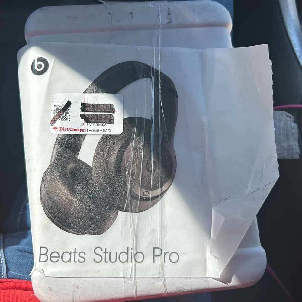 Brown Beats Studio Pros